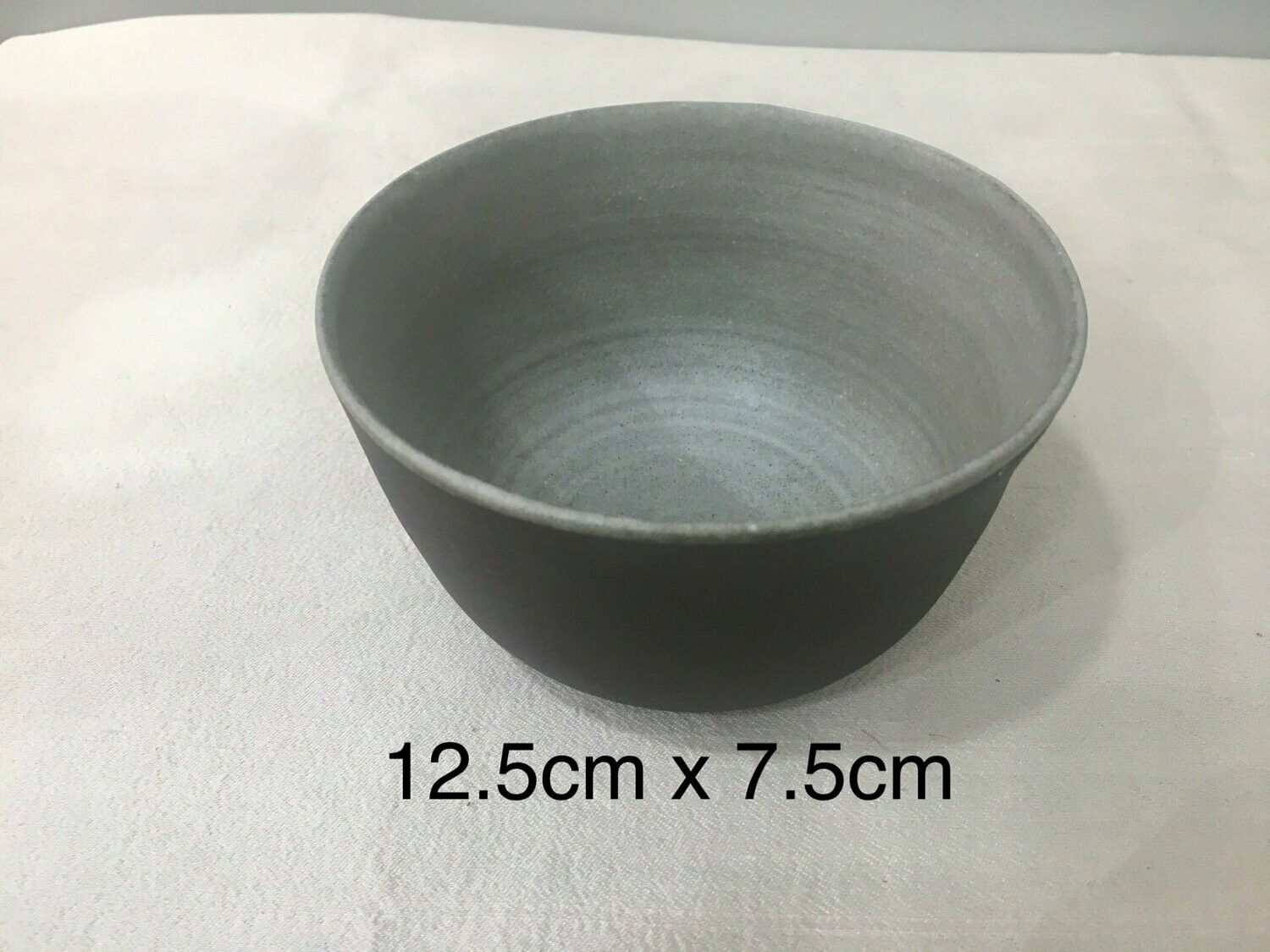 Cuenco. 13 cm x 8 cm.