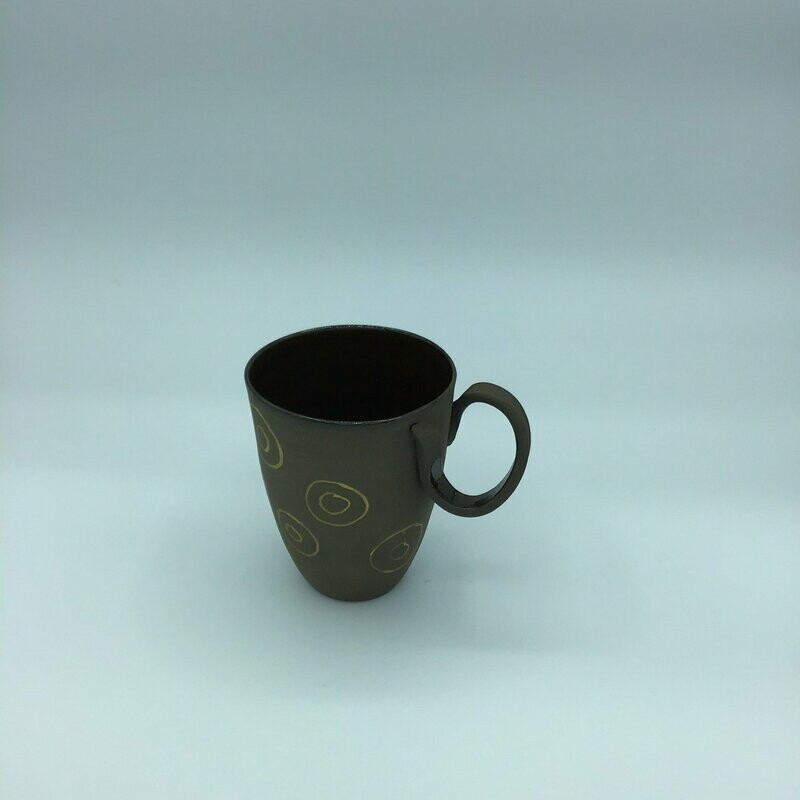 Tazas negras.  10 cm x 7 cm.