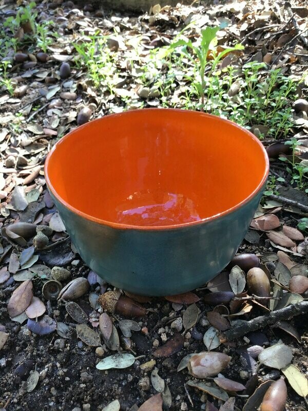 Cuenco dos colores      Azul/naranja       13 cm x 8 cm.