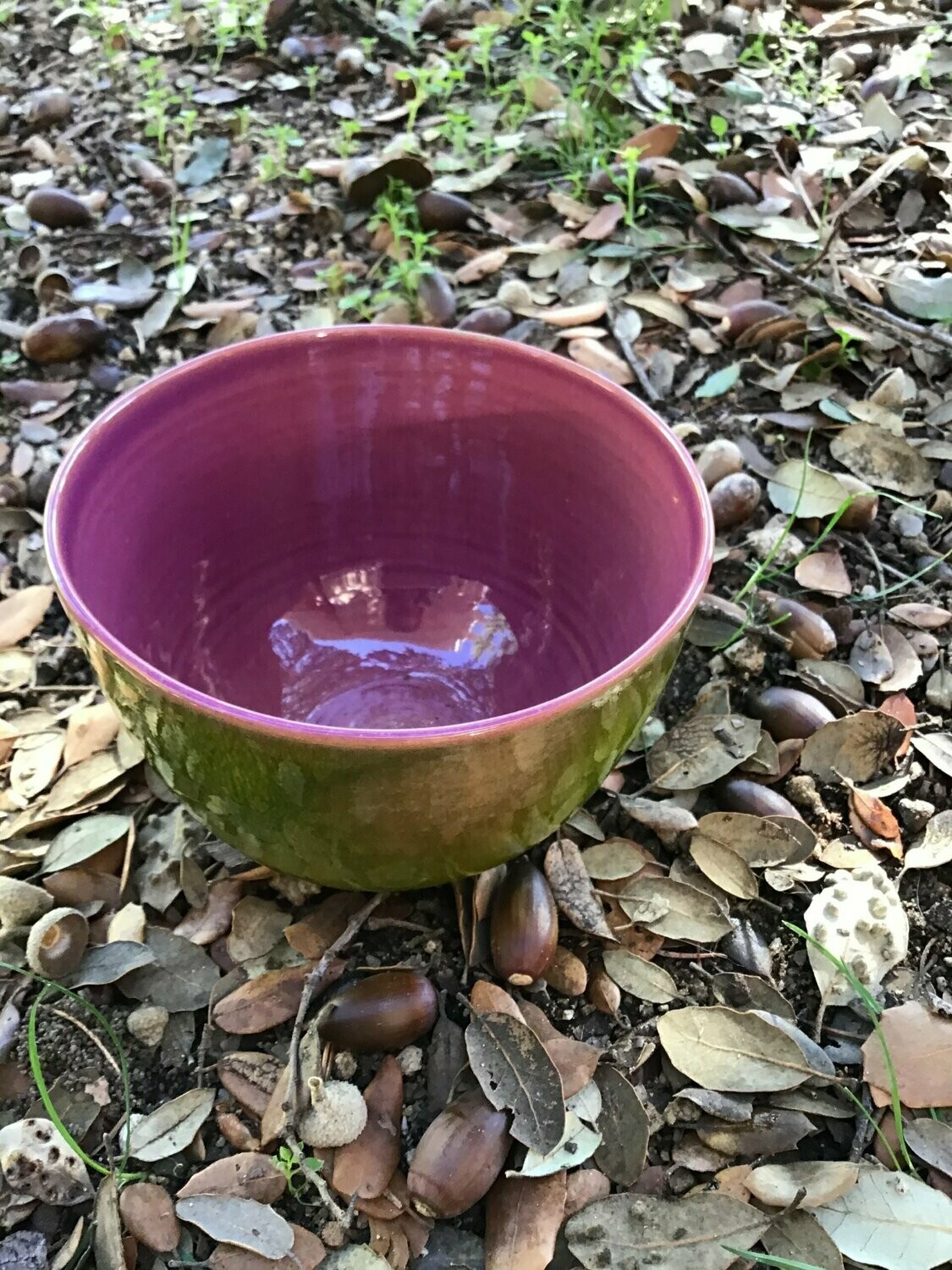 Cuenco dos colores. Verde/morado    13 cm x 8 cm.