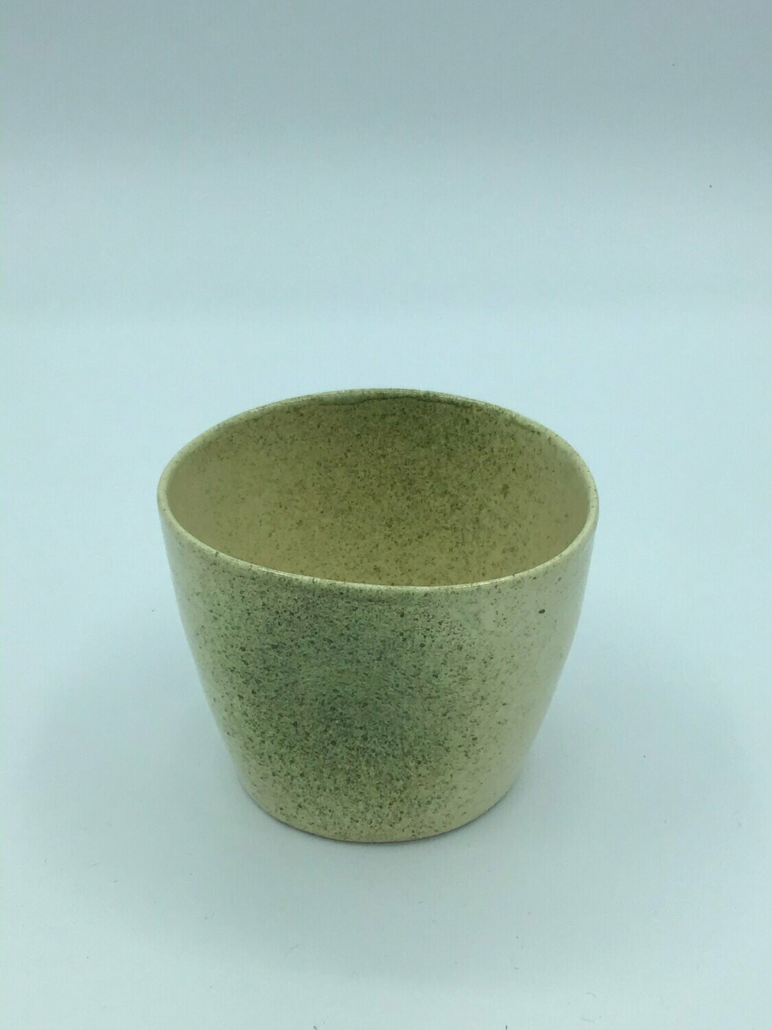 Vaso verde oscuro. 10cm x 7 cm.