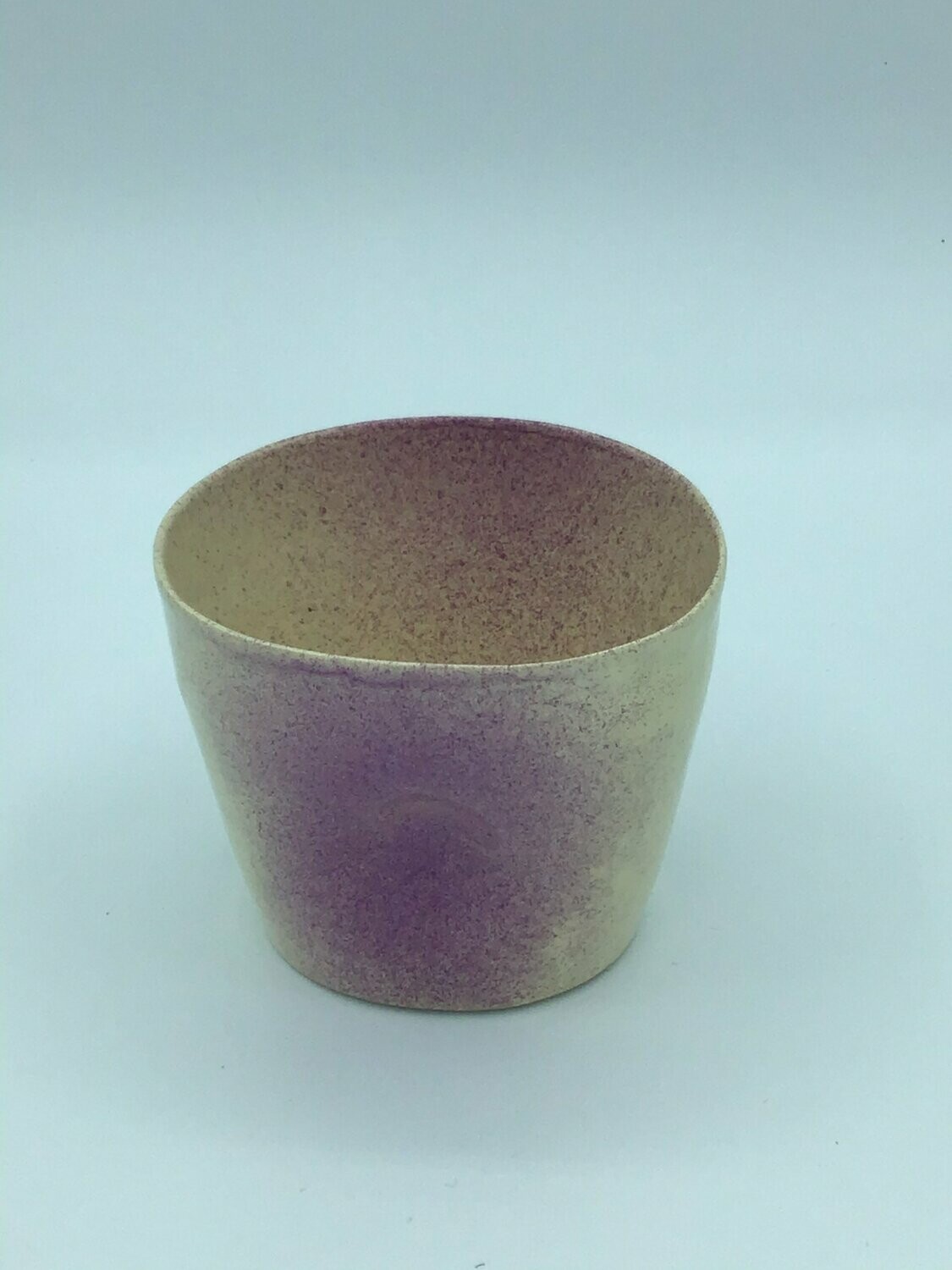 Vaso Morado. 10 cm x 7 cm.