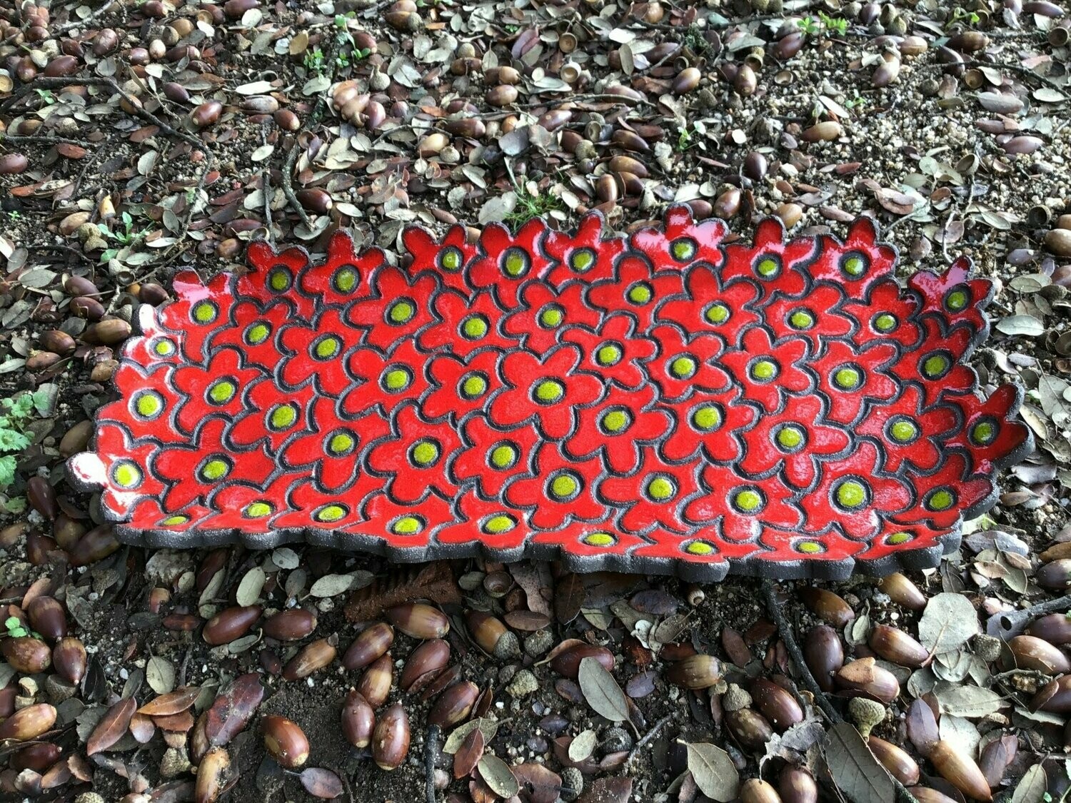 Bandeja alargada flores roja.    42 cm x 23 cm.