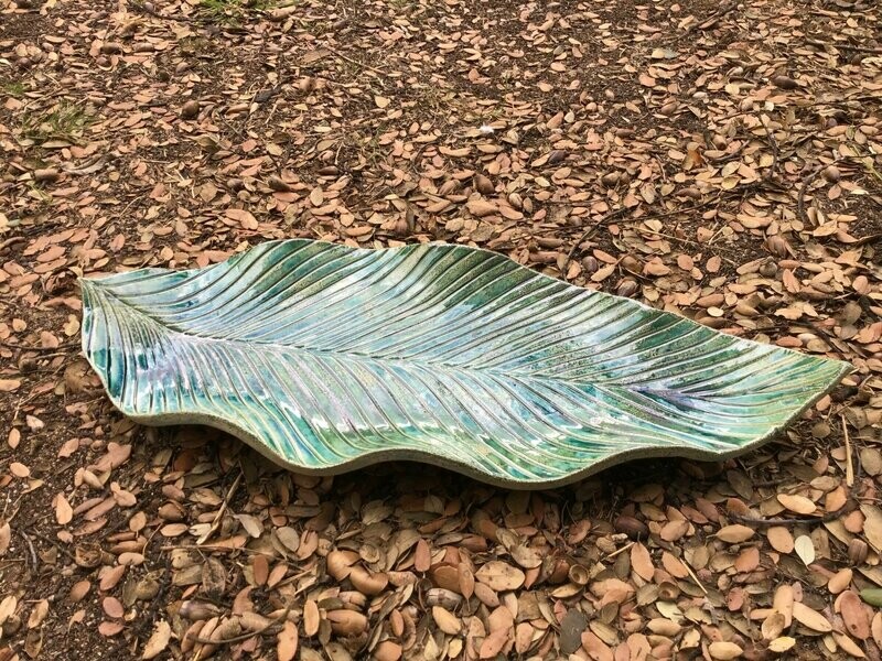Hoja Grande alargada 52 cm x23 cm.