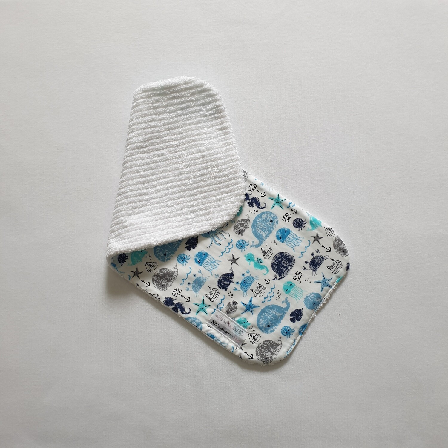 Burp Cloth "Ocean White"
