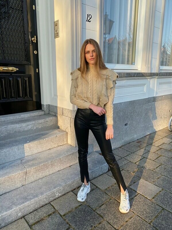 Nina Sweater Brown Nina Sweater Brown