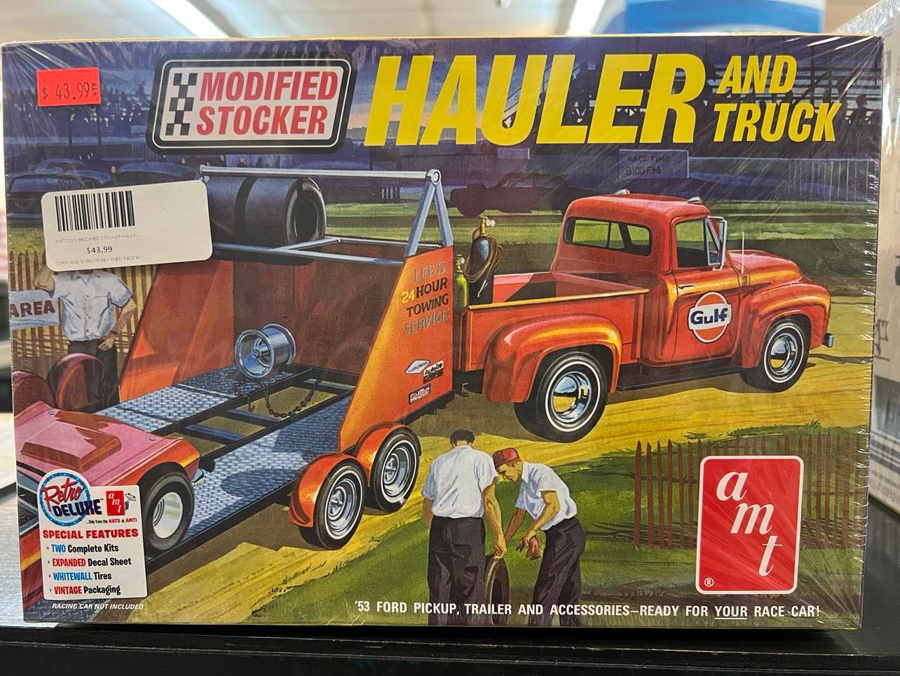 AMT1310 MODIFIED STOCKER HAULER AND TRUCK 53 FORD PICKUP, TRAILER AND ACCESSORIES