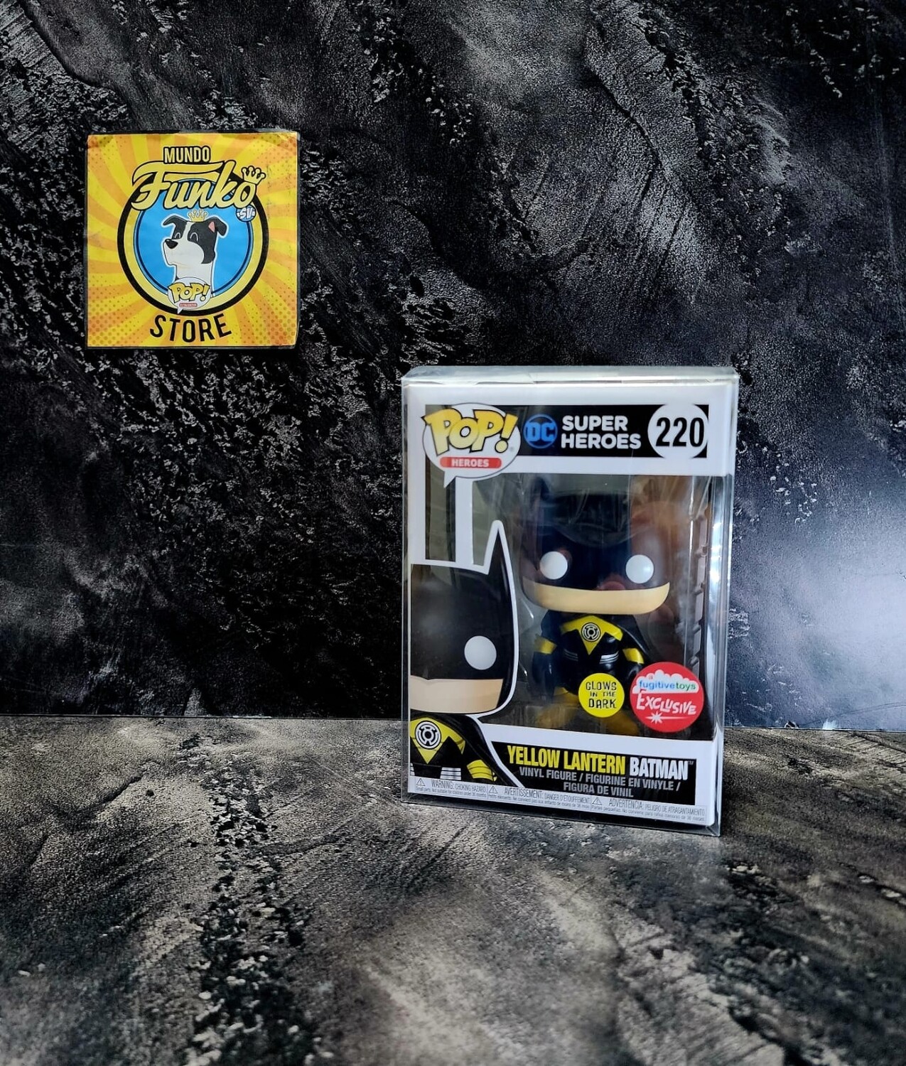 Funko pop! Yellow lantern Batman caja (8/10)