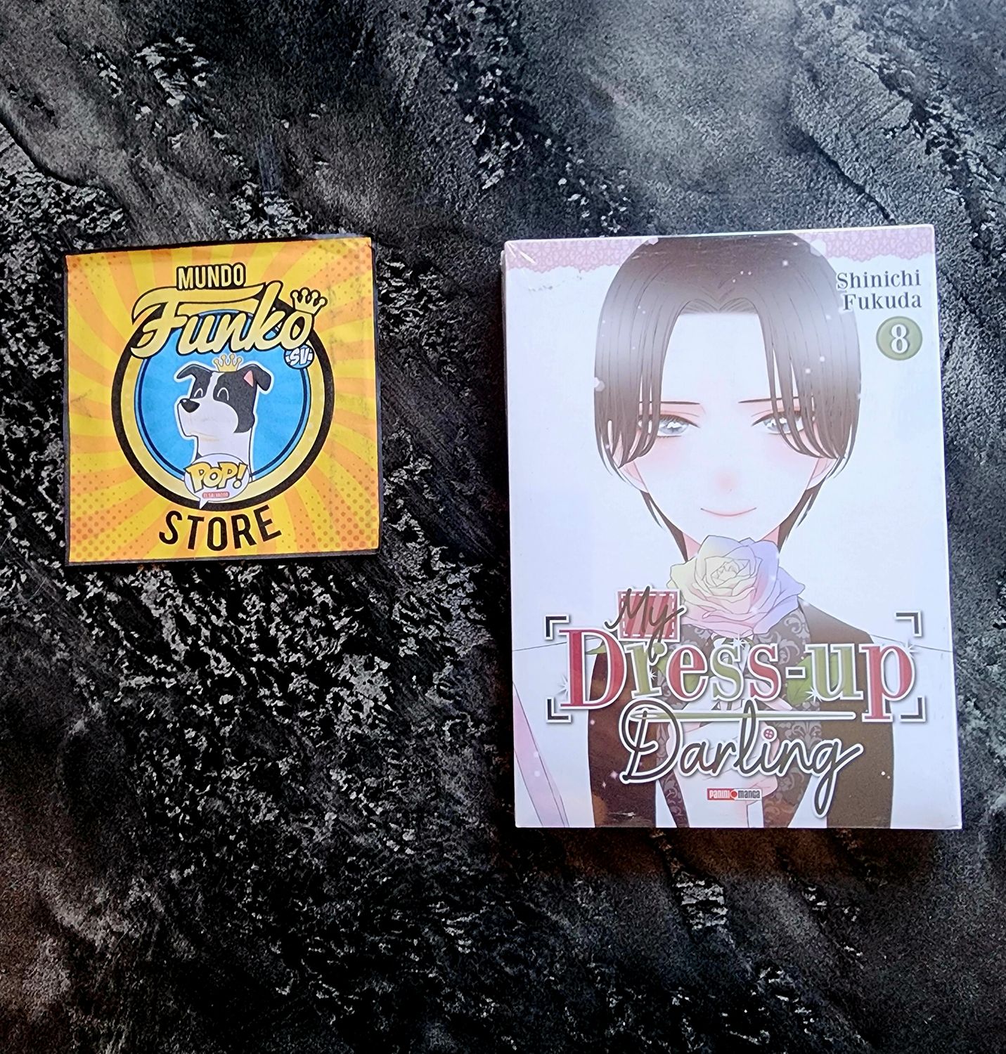 Manga My Dress up Darling 08 + libro ilustrado.