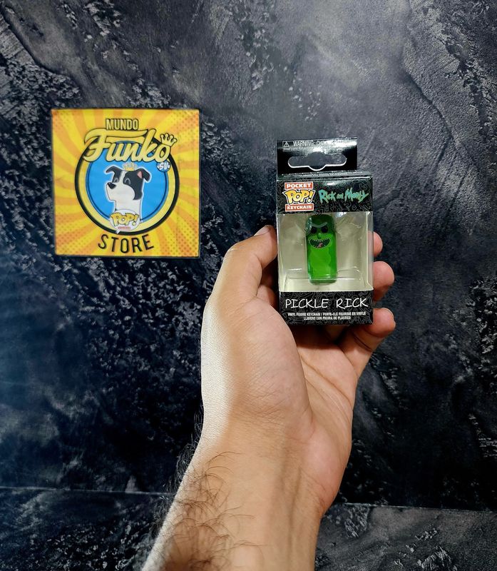 Funko Llavero pickle Rick