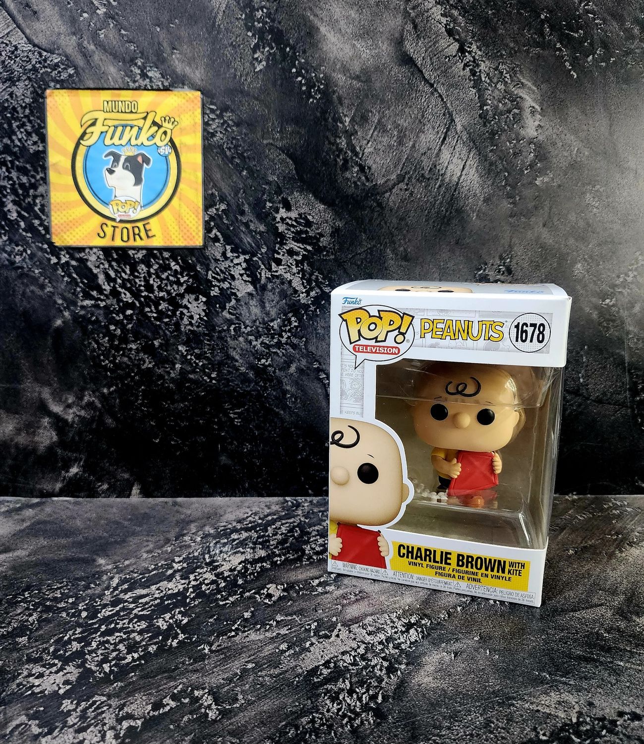 Funko Pop! Charlie brown with kite