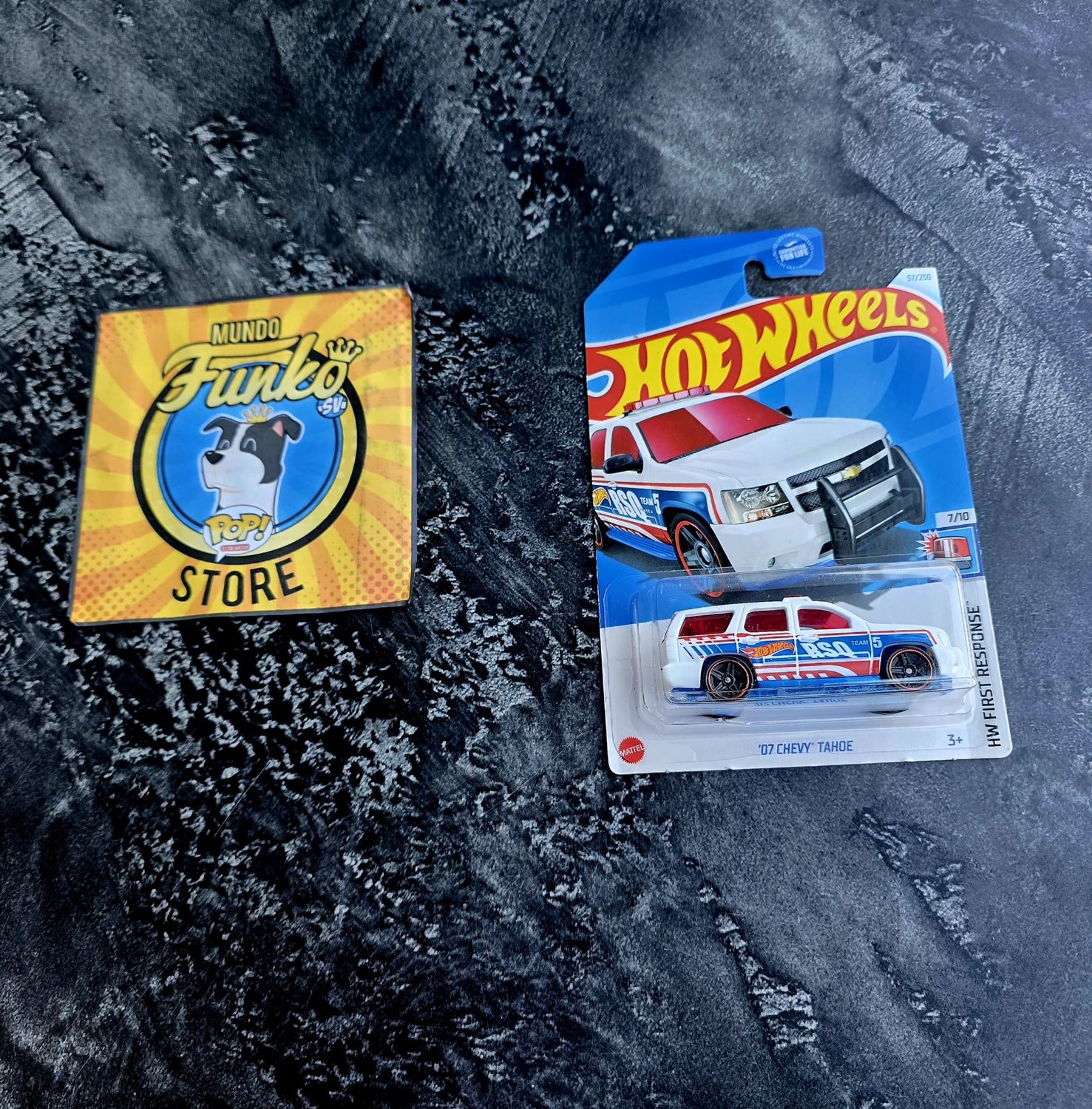 Carro Hot Wheels 07 Chevy Tahoe