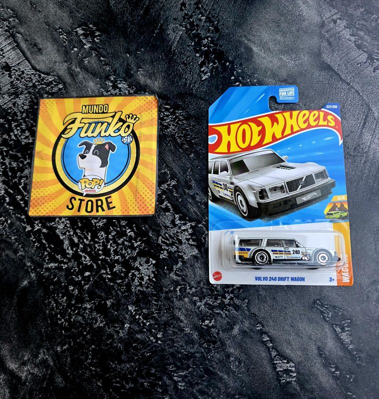 Carro Hot Wheels Volvo 240 Drift Wagon