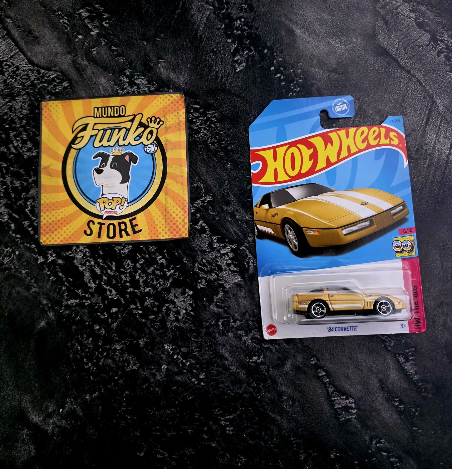 Carro Hot Wheels 84 Corvette