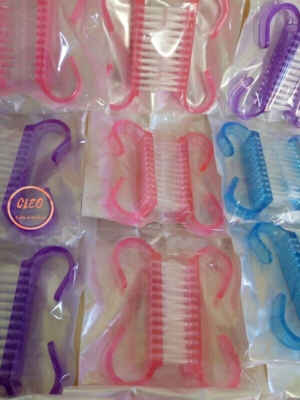 Cepillo para Uñas x 2u
