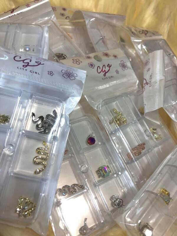 Apliques para uñas con strass x6