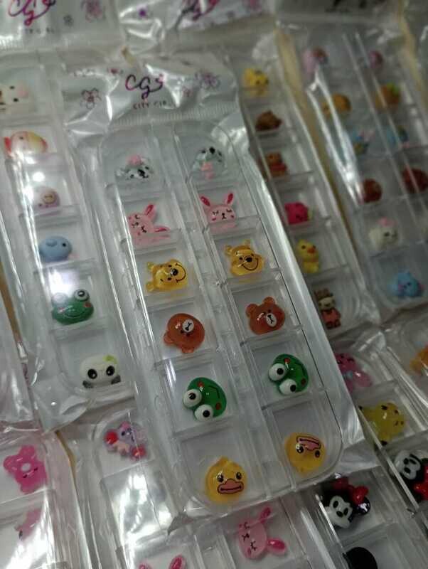 Caja de Apliques para uñas x 12u