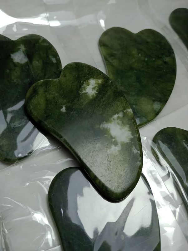 Gua Sha Masajeador de Piedra Jade