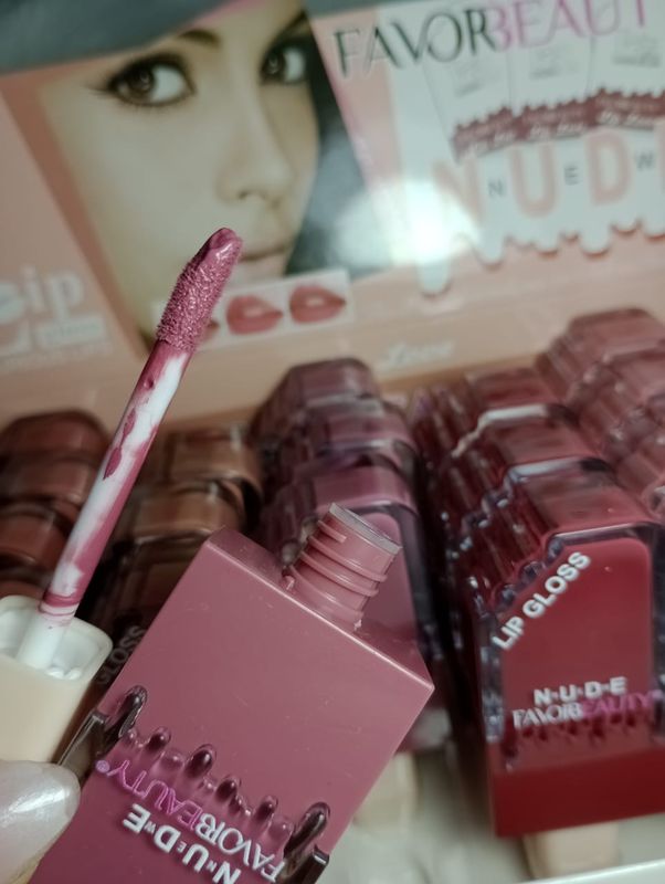 Labial LipGlos Nude Favor Beauty
