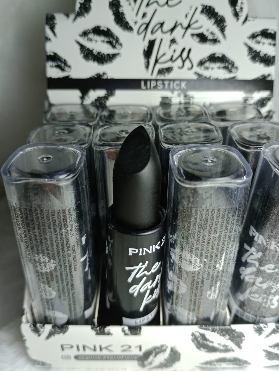 Labial Negro de Pink21