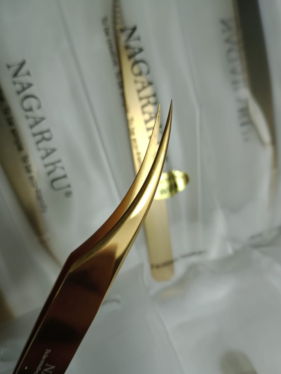 Pinza Delfin de Pestañas Nagaraku