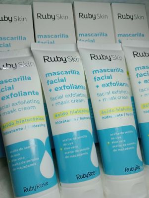 Mascarilla facial + Exfoliante Ruby Rose