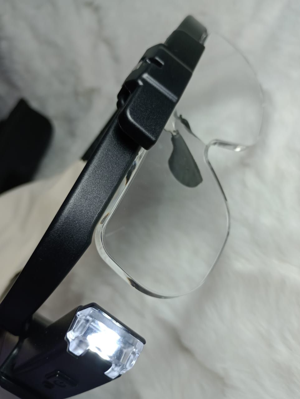 Lentes/Vincha Lupa con Luz Led Recargable de Eloise