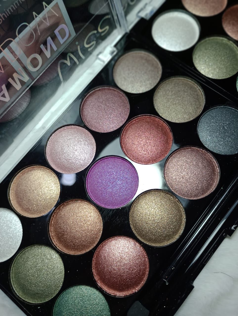 Paleta de Brillo Sombras de Miss Lara