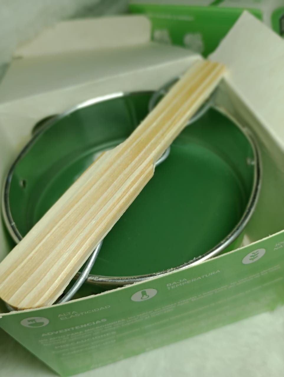 Cera depilatoria en Lata