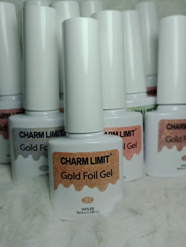 Esmaltes efecto Oro de Charm Limit