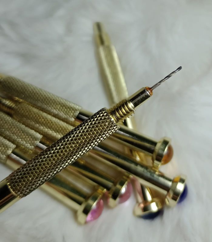 Perforador para Piercing de Uñas
