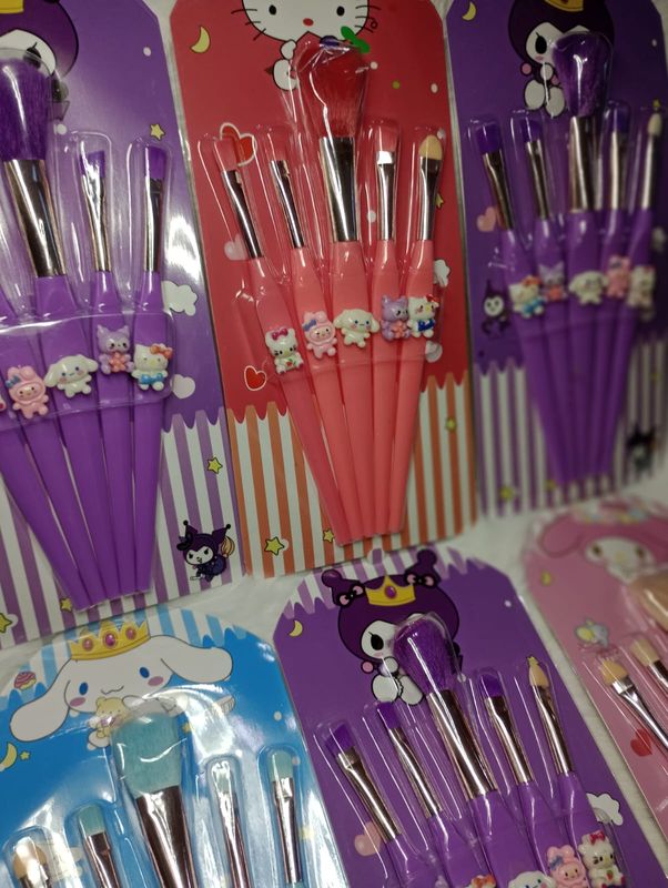Set de Brochas x5 de Kuromi