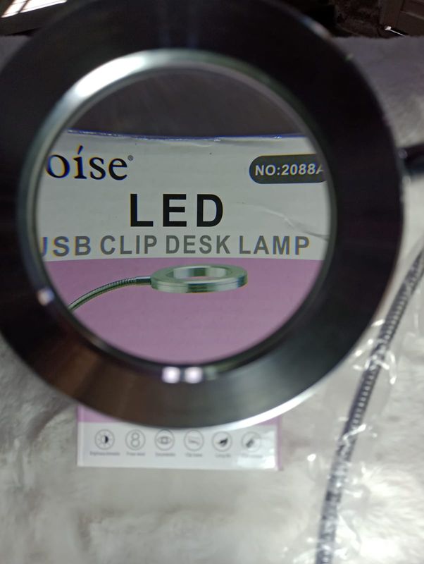 Aro/Lampara de Luz Led con Lupa de Eloise