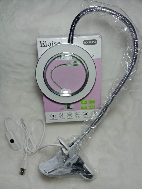 Aro/Lampara de Luz Led con Lupa de Eloise