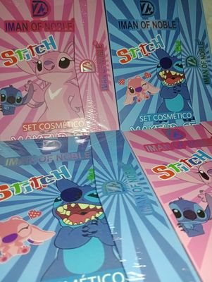 Paleta de Sombras de Stitch (Con Rubor, Sombras y Labial)