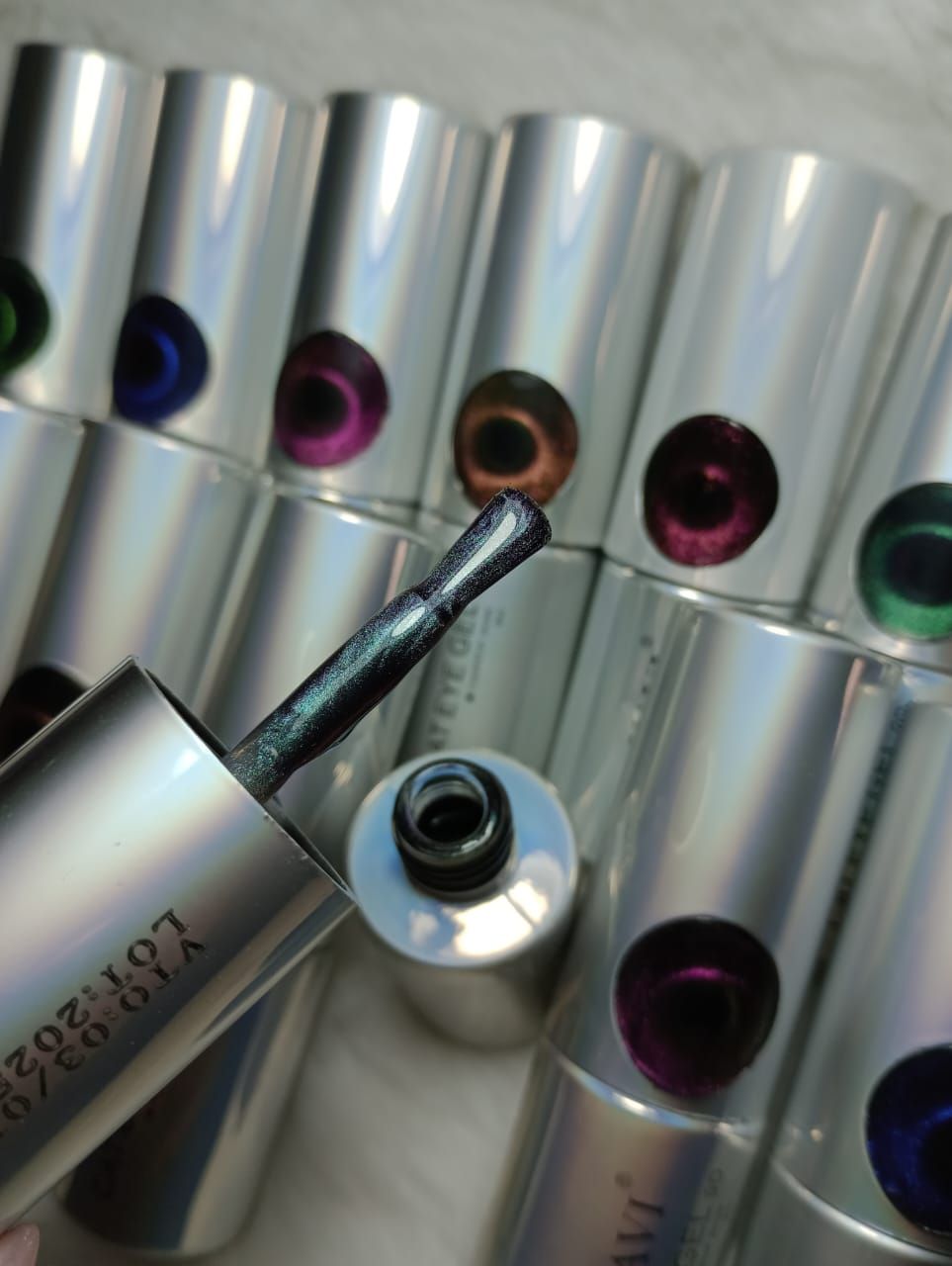 Esmaltes Semi Cat Eye de Navi