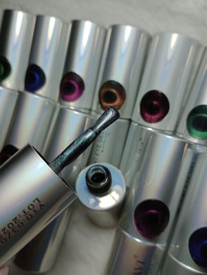 Esmaltes Semi Cat Eye de Navi