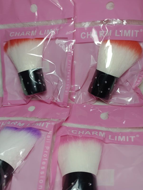 Brocha de Retirado de Polvo de Charm Limit