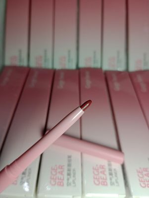Delineador Retráctil de Labios Coreano de Gege Bear