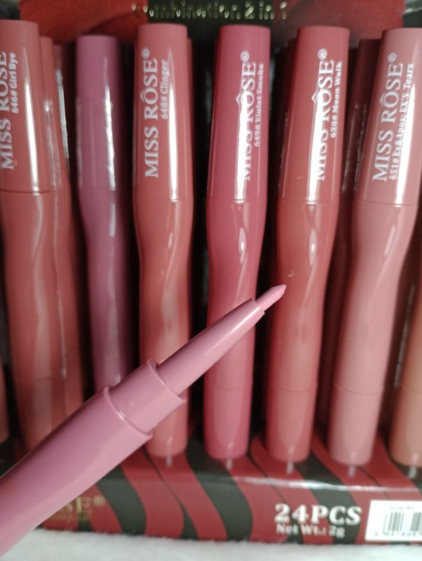 Labial + Delineador de Miss Rose
