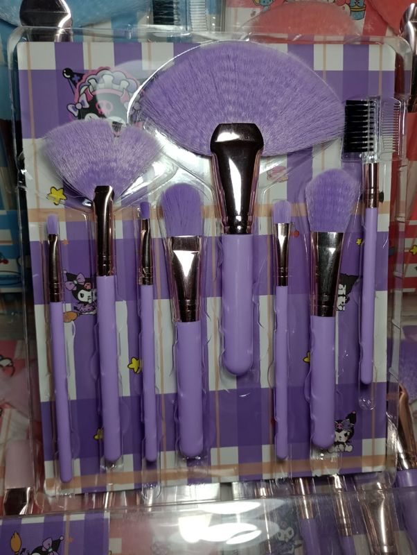 Set de brochas Hello Kitty  8u