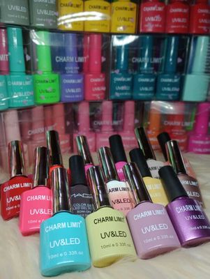 Esmaltes Semipermanentes Uv/Led Charm Limit / Magk