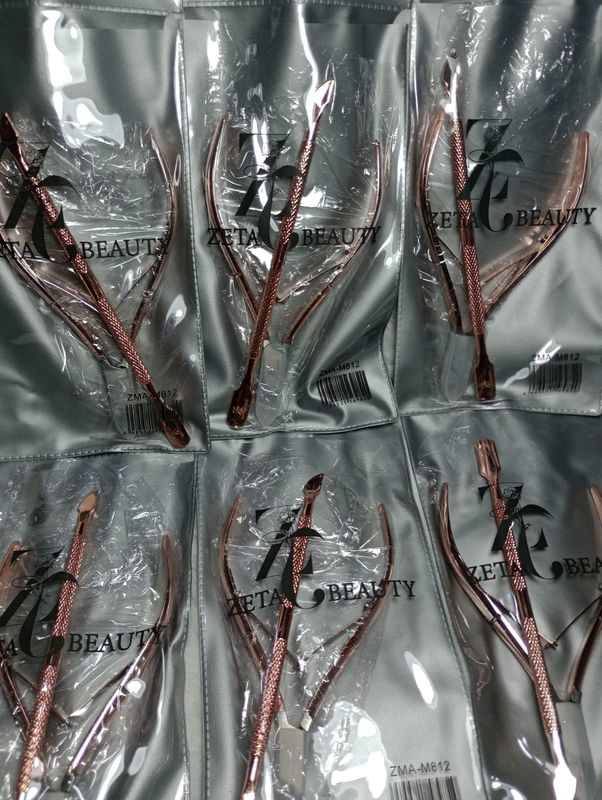 Alicate Corta cuticulas Zeta + Repujador