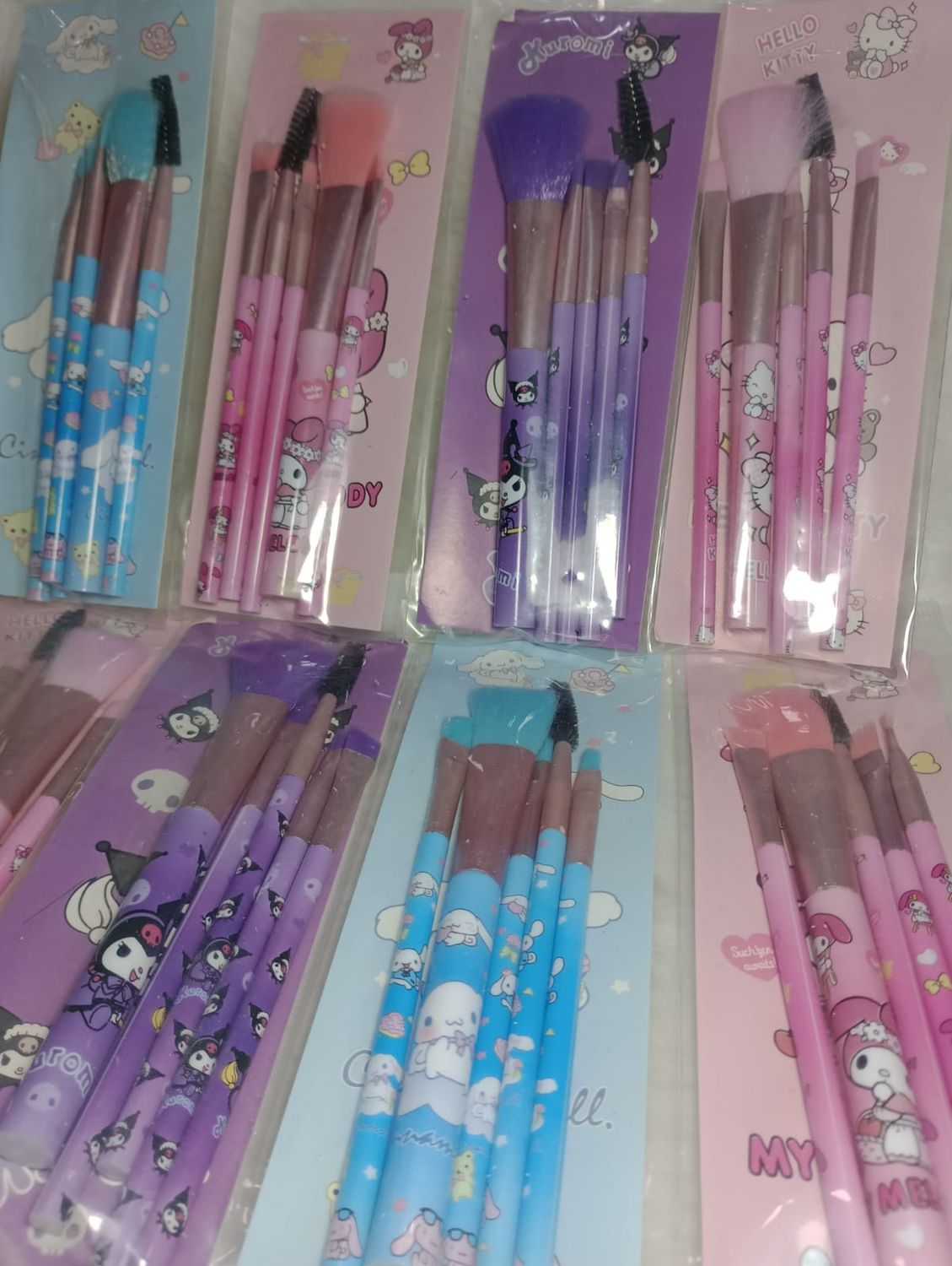 Set de Brochas de Maquillaje de Personajes  Hello Kitty