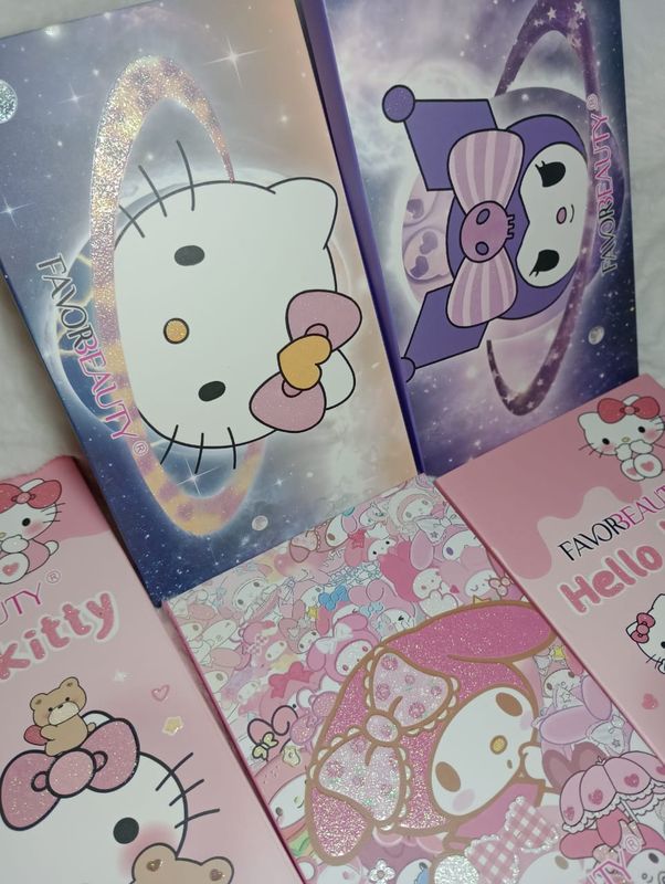 Paleta de Sombras de Kitty y sus Amigos/ Stitch (Con Espejo)