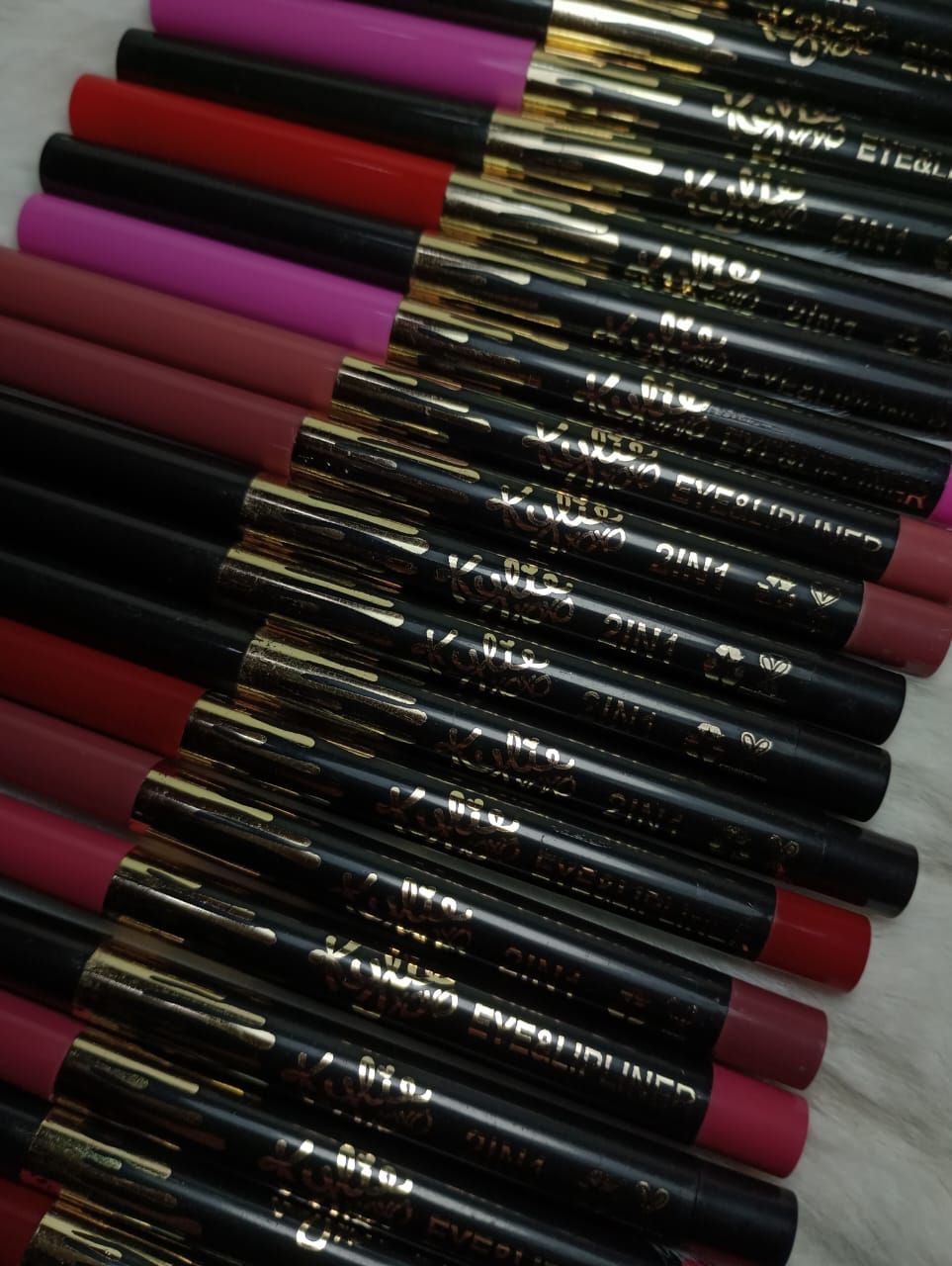 Delineador Retráctil XOXO De labios y ojos