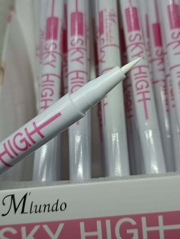 Delineador en Fibra Blanco A prueba de Agua Sky High