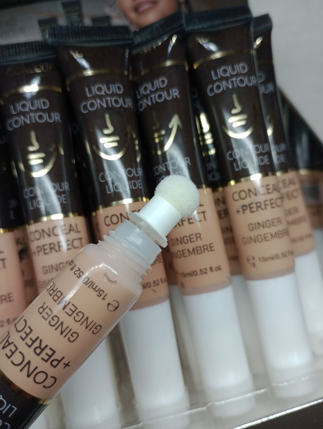 Corrector de Ojeras + Esponjita Maccallure