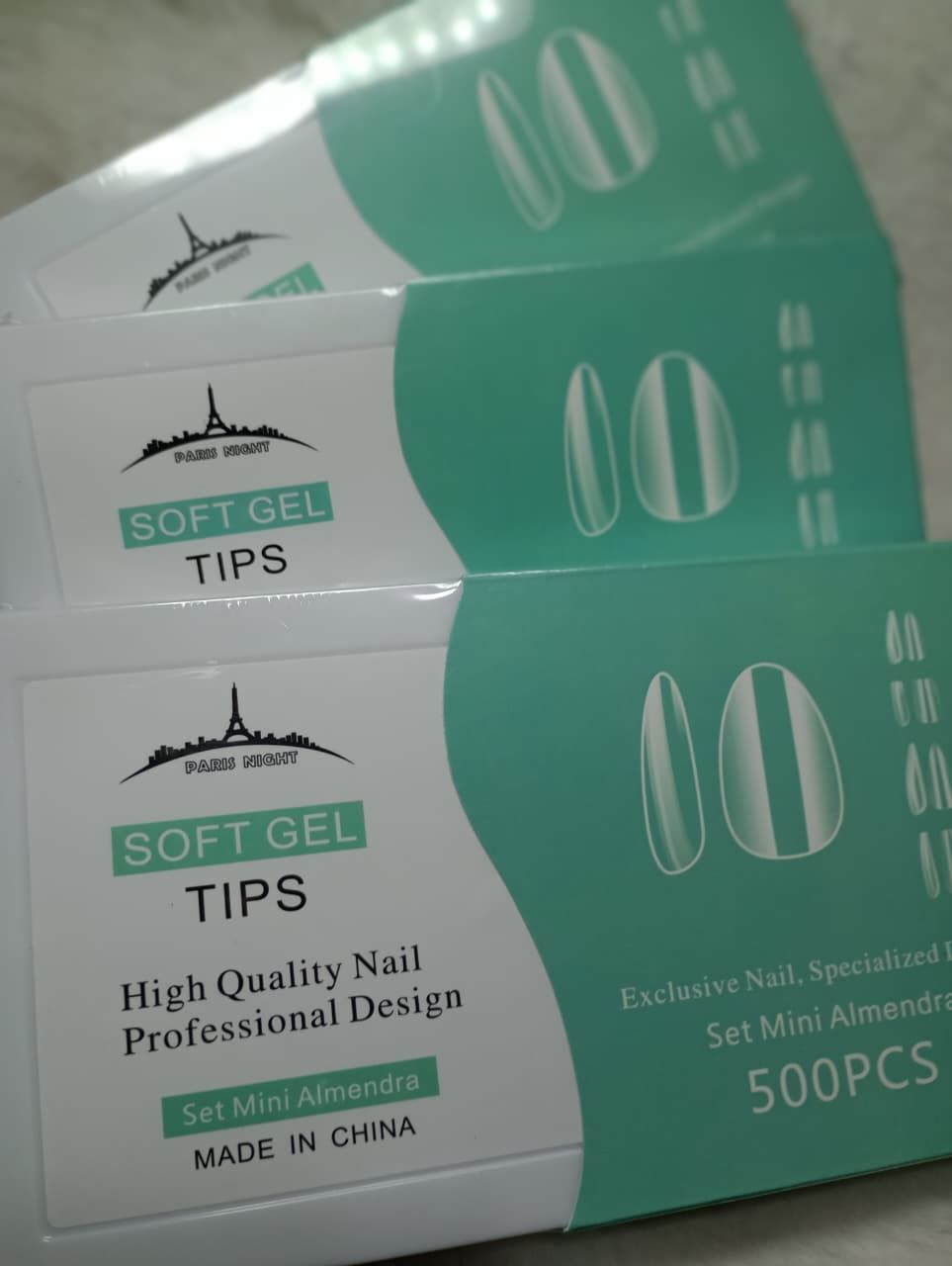 Tips Paris Night Almendra Corta