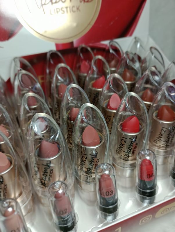 Labial Lipbomb de Pink21 (solo tono 1 ,2y 5)